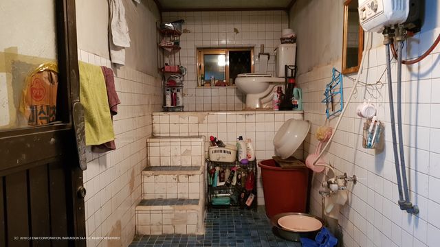 『パラサイト　半地下の家族』バーチャル背景＜全5種＞（3枚目）