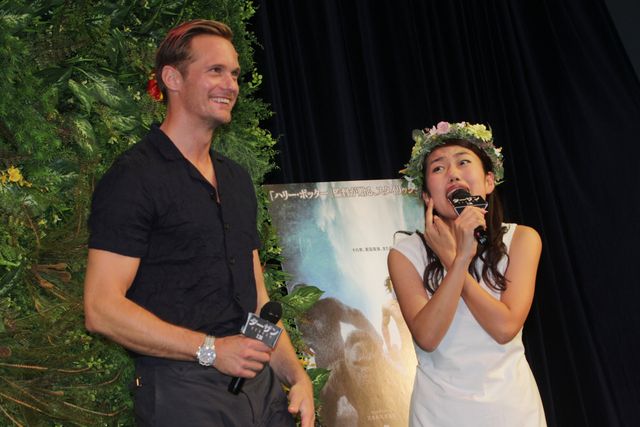 こんなハグされたら…！アレキサンダー・スカルスガルドがいっぱい『ターザン：REBORN』ギャラリー（9枚目）