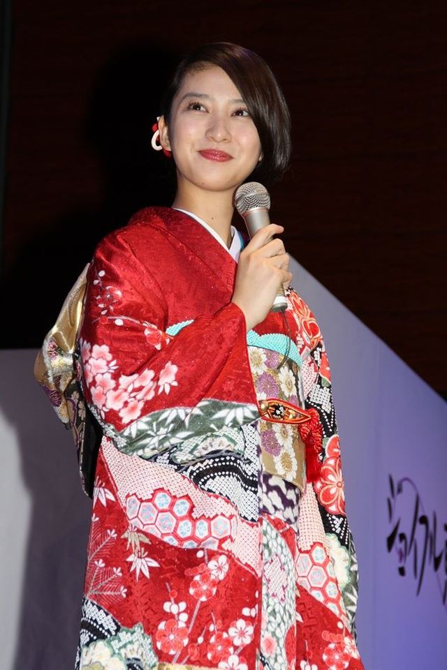 大人の仲間入りを果たした武井咲フォトギャラリー：フォトギャラリー