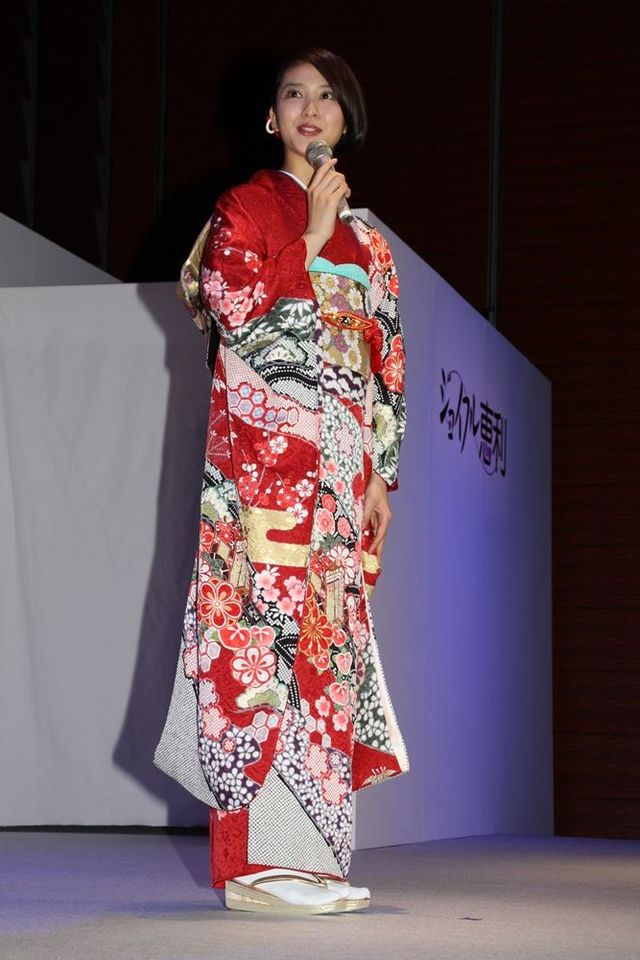 大人の仲間入りを果たした武井咲フォトギャラリー（2枚目）