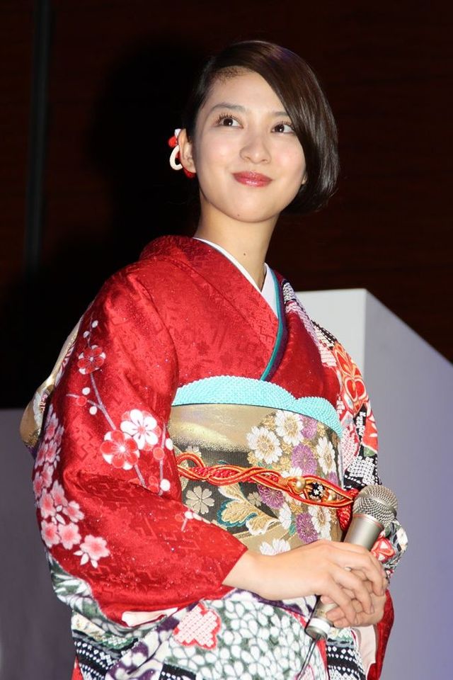 大人の仲間入りを果たした武井咲フォトギャラリー（3枚目）