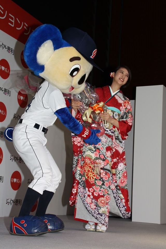 大人の仲間入りを果たした武井咲フォトギャラリー（6枚目）