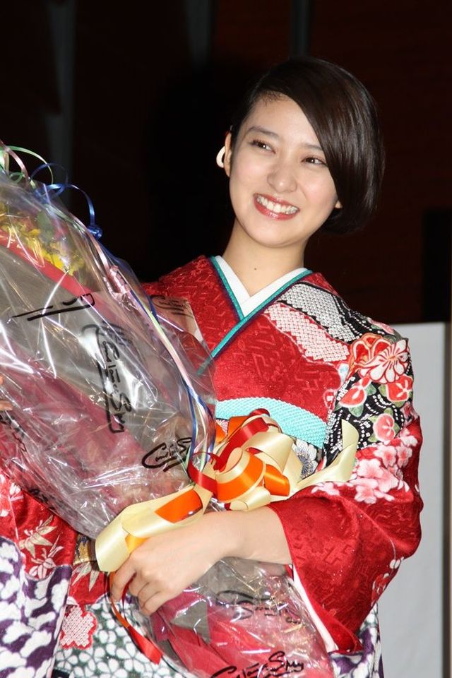 大人の仲間入りを果たした武井咲フォトギャラリー（7枚目）