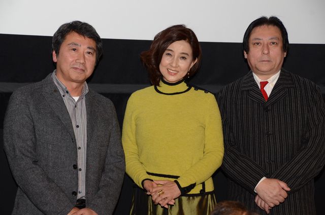 舞台あいさつには（左から）杉山泰一監督、秋吉久美子、伊藤克信が登壇した