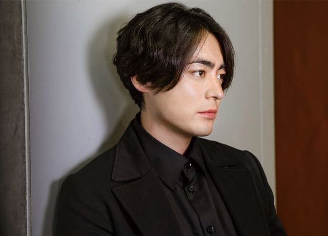 ミステリアス感漂う【山田孝之インタビューカット集】：フォトギャラリー