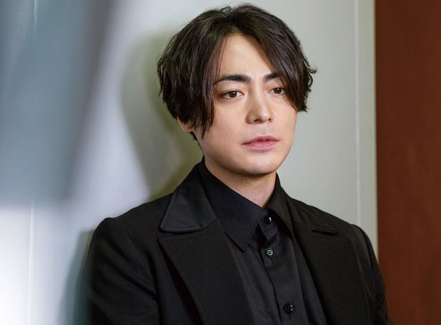 ミステリアス感漂う【山田孝之インタビューカット集】（2枚目）