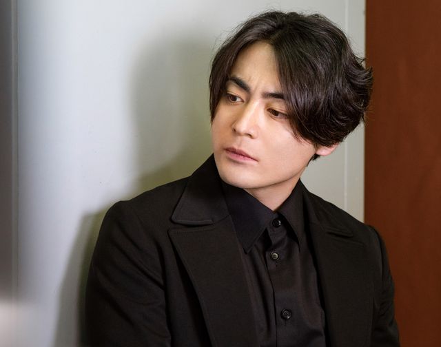 ミステリアス感漂う【山田孝之インタビューカット集】（4枚目）