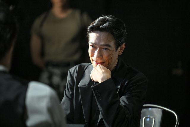 「VIVANT」堺雅人が怪演…恐ろしき敵リュウ・ミンシュエンが野崎に迫る（19枚目）