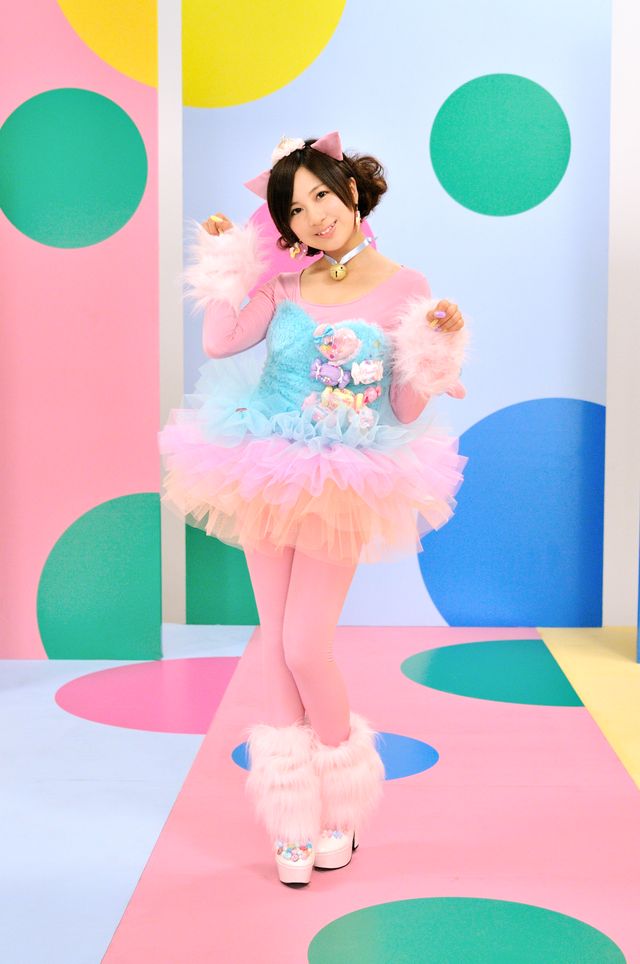 小野恵令奈セカンドシングル「えれにゃん」ネコ10変化写真ギャラリー（8枚目）