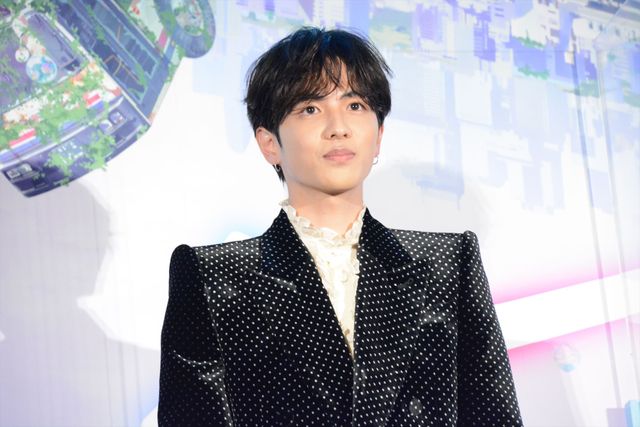 広瀬アリス、緊張で汗が止まらず一時降壇『バブル』完成披露イベント：フォトギャラリー