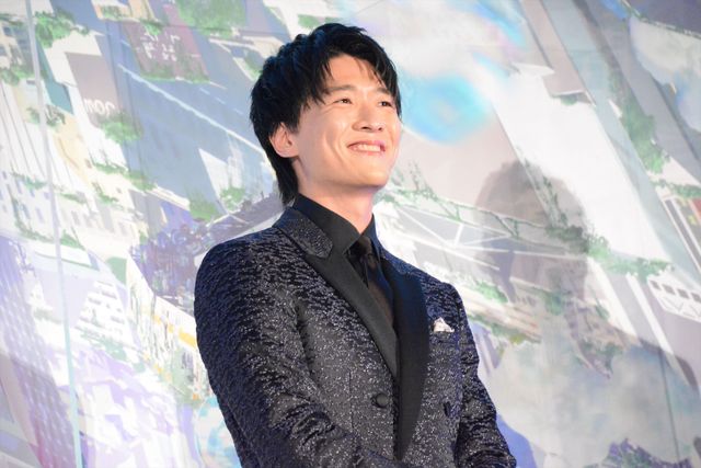 広瀬アリス、緊張で汗が止まらず一時降壇『バブル』完成披露イベント（6枚目）