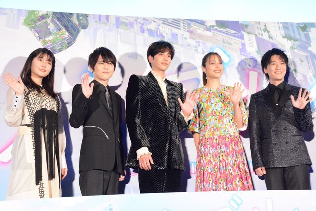 広瀬アリス、緊張で汗が止まらず一時降壇『バブル』完成披露イベント（33枚目）