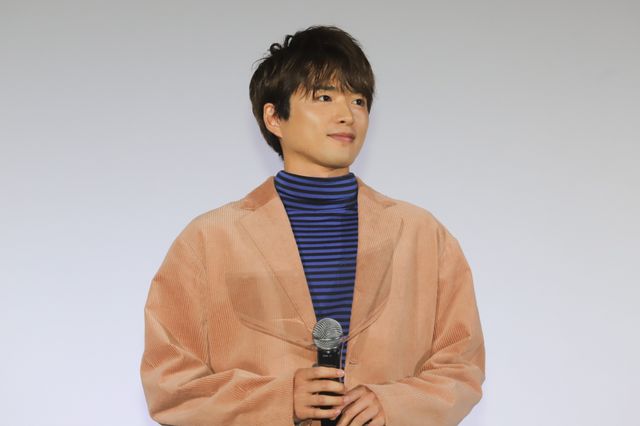 白洲迅＆楽駆、糸電話で…：フォトギャラリー