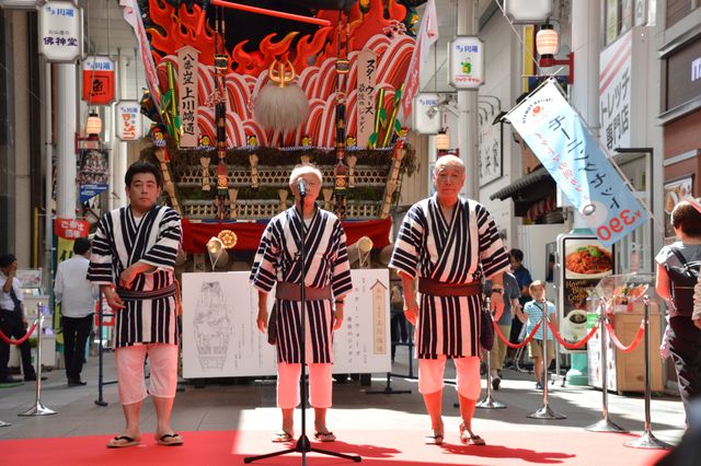 『スター・ウォーズ』C-3PO＆カイロ・レンが博多祇園山笠を訪問！（2枚目）