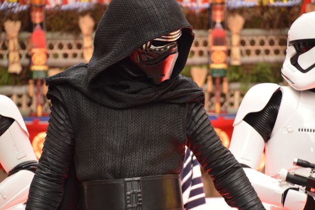 『スター・ウォーズ』C-3PO＆カイロ・レンが博多祇園山笠を訪問！（11枚目）