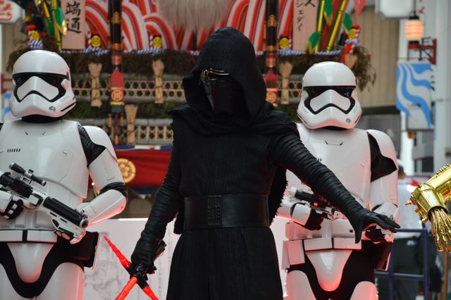 『スター・ウォーズ』C-3PO＆カイロ・レンが博多祇園山笠を訪問！（17枚目）