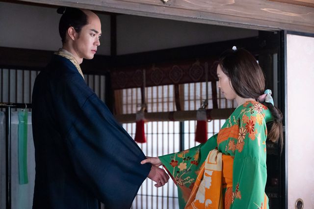 第25回より田沼意知（宮沢氷魚）と誰袖花魁（福原遥）