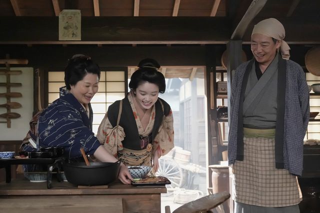 ヘブン（トミー・バストウ）が部屋から出てこず…「ばけばけ」第5週「ワタシ、ヘブン。マツエ、モ、ヘブン。」第25回（2枚目）