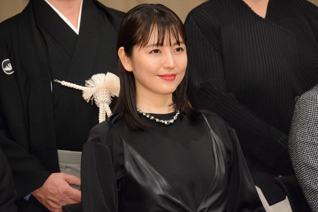 長澤まさみ、吉沢亮ら黒でドレスアップ…第62回ブルーリボン賞授賞式（5枚目）