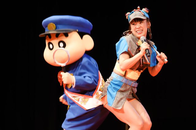 チョコプラ長田、相方・松尾に笑顔『映画クレヨンしんちゃん　謎メキ！花の天カス学園』完成披露舞台あいさつ（3枚目）