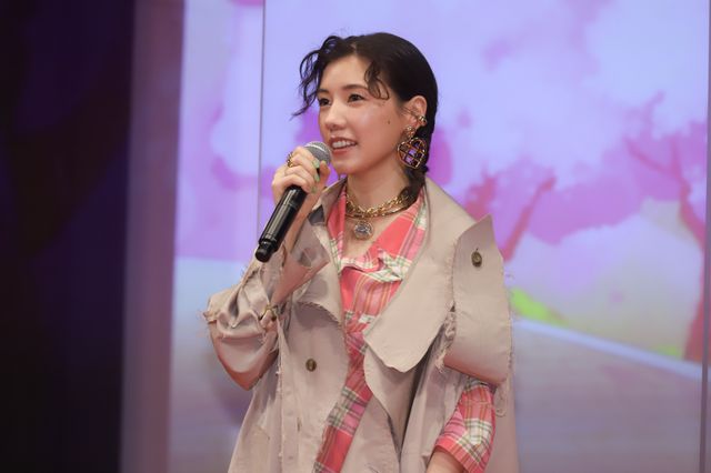 チョコプラ長田、相方・松尾に笑顔『映画クレヨンしんちゃん　謎メキ！花の天カス学園』完成披露舞台あいさつ（5枚目）