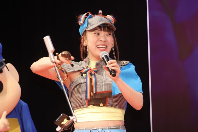 チョコプラ長田、相方・松尾に笑顔『映画クレヨンしんちゃん　謎メキ！花の天カス学園』完成披露舞台あいさつ（6枚目）