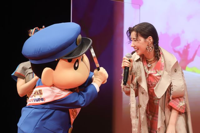 チョコプラ長田、相方・松尾に笑顔『映画クレヨンしんちゃん　謎メキ！花の天カス学園』完成披露舞台あいさつ（10枚目）