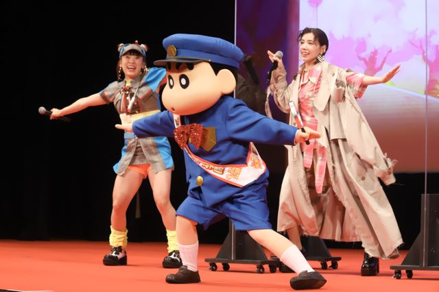 チョコプラ長田、相方・松尾に笑顔『映画クレヨンしんちゃん　謎メキ！花の天カス学園』完成披露舞台あいさつ（11枚目）