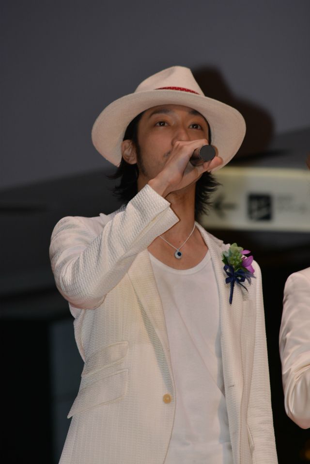 向井理、斎藤工、プロポーズは自然派！　金子ノブアキ、小出恵介は演出派!?　画像ギャラリー（2枚目）