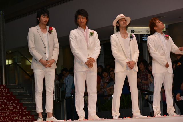 向井理、斎藤工、プロポーズは自然派！　金子ノブアキ、小出恵介は演出派!?　画像ギャラリー（6枚目）