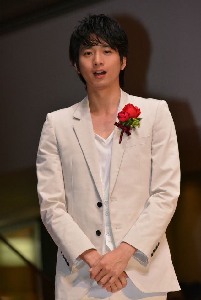 向井理、斎藤工、プロポーズは自然派！　金子ノブアキ、小出恵介は演出派!?　画像ギャラリー（7枚目）