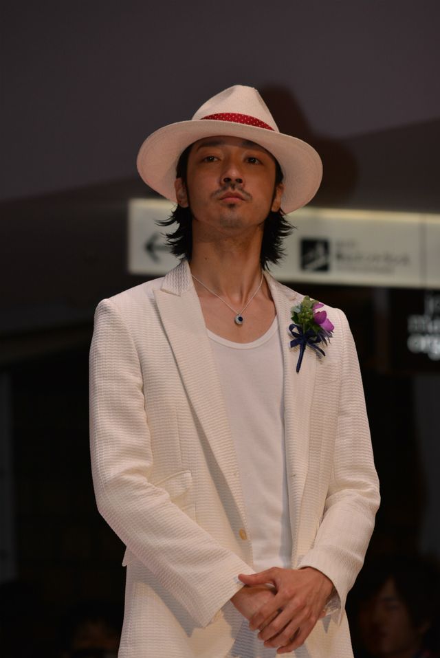 向井理、斎藤工、プロポーズは自然派！　金子ノブアキ、小出恵介は演出派!?　画像ギャラリー（9枚目）