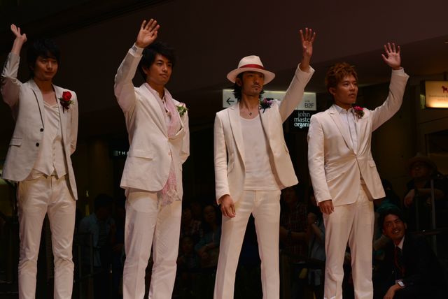 向井理、斎藤工、プロポーズは自然派！　金子ノブアキ、小出恵介は演出派!?　画像ギャラリー（11枚目）