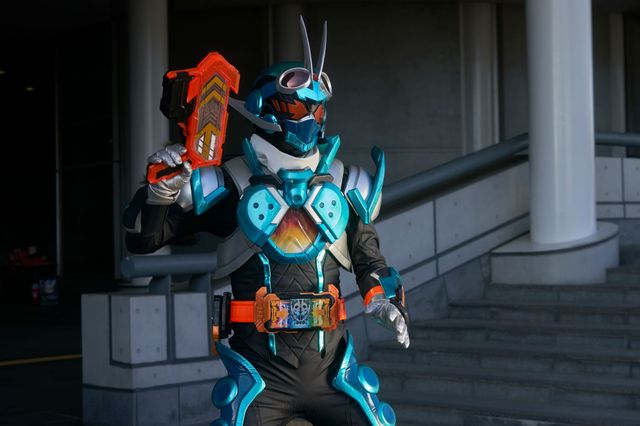 「仮面ライダーガッチャード」スパナの師匠が初登場！第16話場面カット（5枚目）