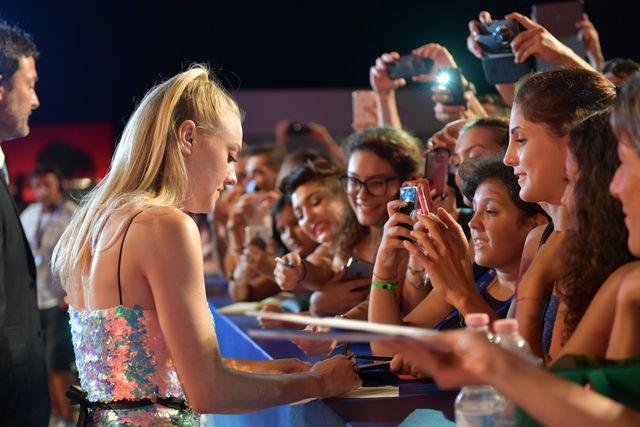 リアル人魚！ダコタ・ファニング会場を魅了！写真ギャラリー（11枚目）