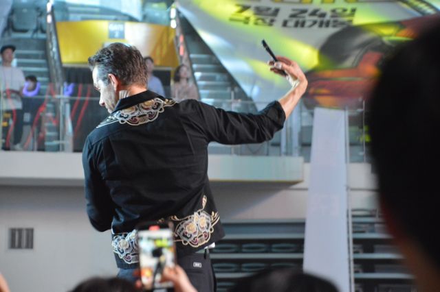 ライアン＆ヒューに手描きイラストのプレゼント！『デッドプール＆ウルヴァリン』韓国ファンイベント（10枚目）