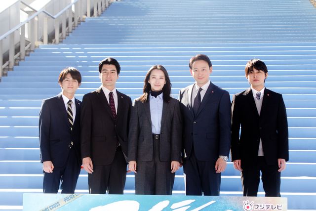 波瑠、山本耕史、森本慎太郎らブルーカーペットに集結！「アイシー～瞬間記憶捜査・柊班～」制作発表：フォトギャラリー