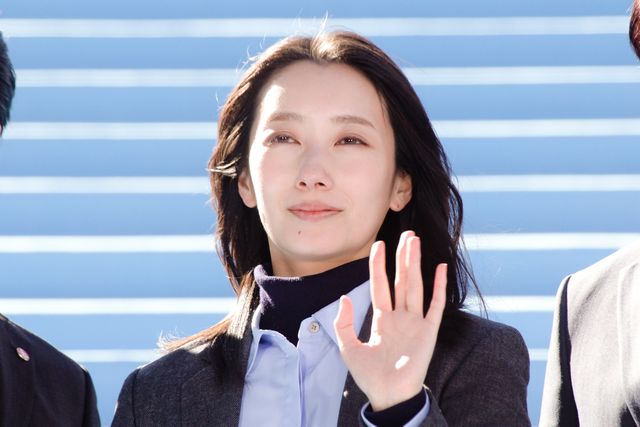 波瑠、山本耕史、森本慎太郎らブルーカーペットに集結！「アイシー～瞬間記憶捜査・柊班～」制作発表（2枚目）