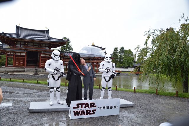 ベイダー卿降臨？『スター・ウォーズ』狂言＆武人屏風画、京都でお披露目！（27枚目）