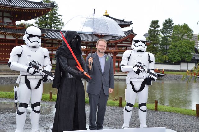 ベイダー卿降臨？『スター・ウォーズ』狂言＆武人屏風画、京都でお披露目！（28枚目）