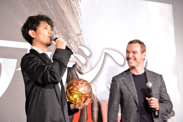 ファスベンダー、日本のファンにこの笑顔～！『アサシン　クリード』イベントフォトギャラリー（4枚目）