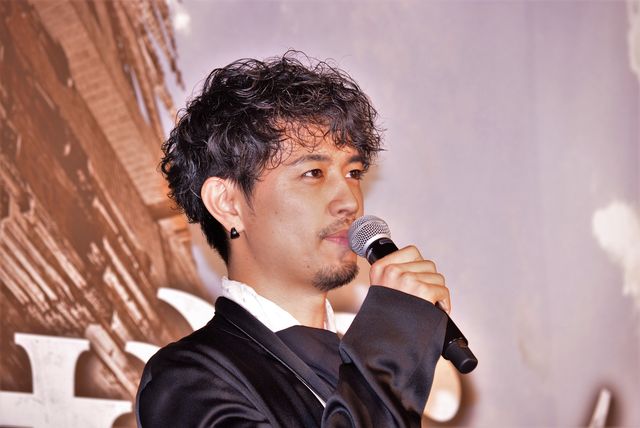 ファスベンダー、日本のファンにこの笑顔～！『アサシン　クリード』イベントフォトギャラリー（6枚目）