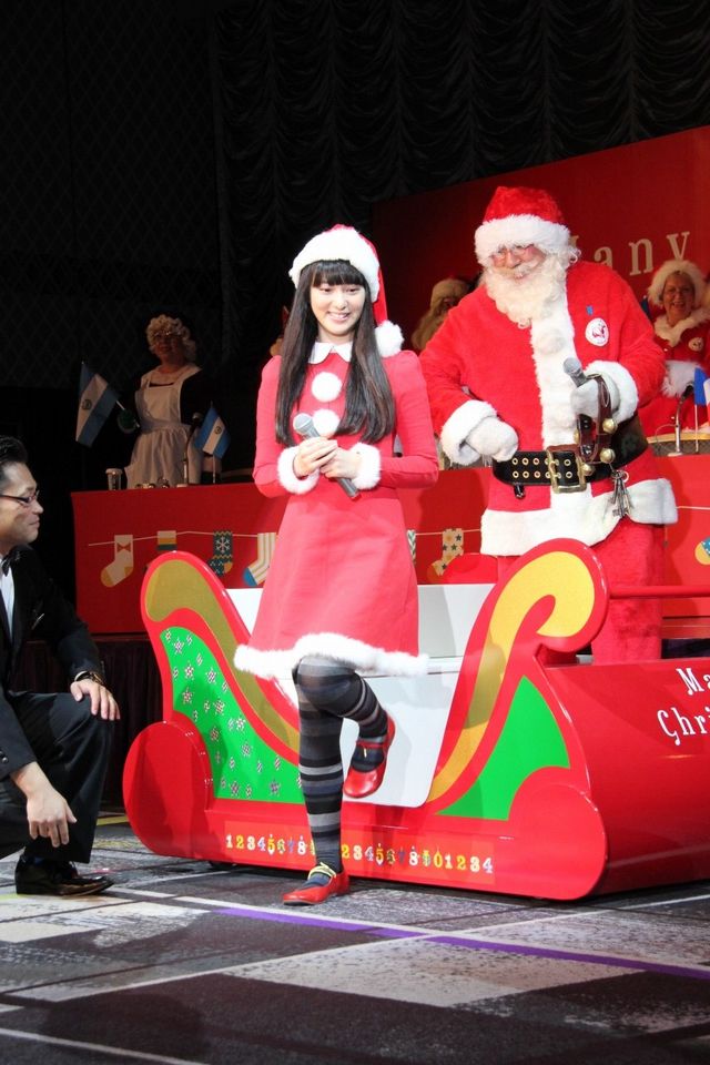 武井咲がサンタさんに！「メニークリスマス」記者発表会フォトギャラリー（3枚目）