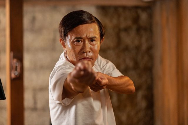 役所広司VS浜田雅功！Netflixシリーズ「俺のこと、なんか言ってた？」場面カット（2枚目）