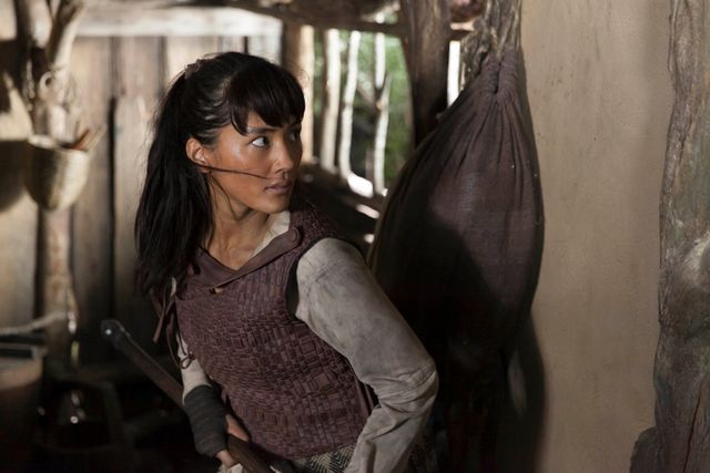 綾瀬はるかが顔を汚してアクションに挑む！NHK放送90年大河ファンタジー「精霊の守り人」場面写真ギャラリー：フォトギャラリー