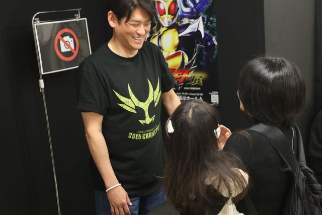 「真アギト展」“翔一”賀集利樹が初日にサプライズ登場！一人ひとりとハイタッチでファン涙（10枚目）