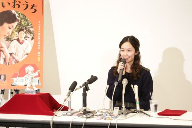 銀熊賞（最優秀女優賞）受賞の喜びを明かす黒木華、凱旋会見フォトギャラリー（5枚目）