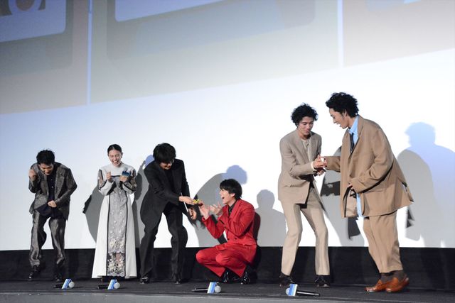 新田真剣佑＆北村匠海W主演『サヨナラまでの30分』公開記念舞台あいさつ（12枚目）