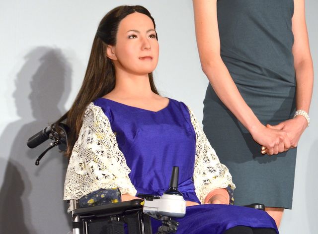 アンドロイド、「世界初」の最優秀女優賞に向けて自らアピール！フォトギャラリー（3枚目）