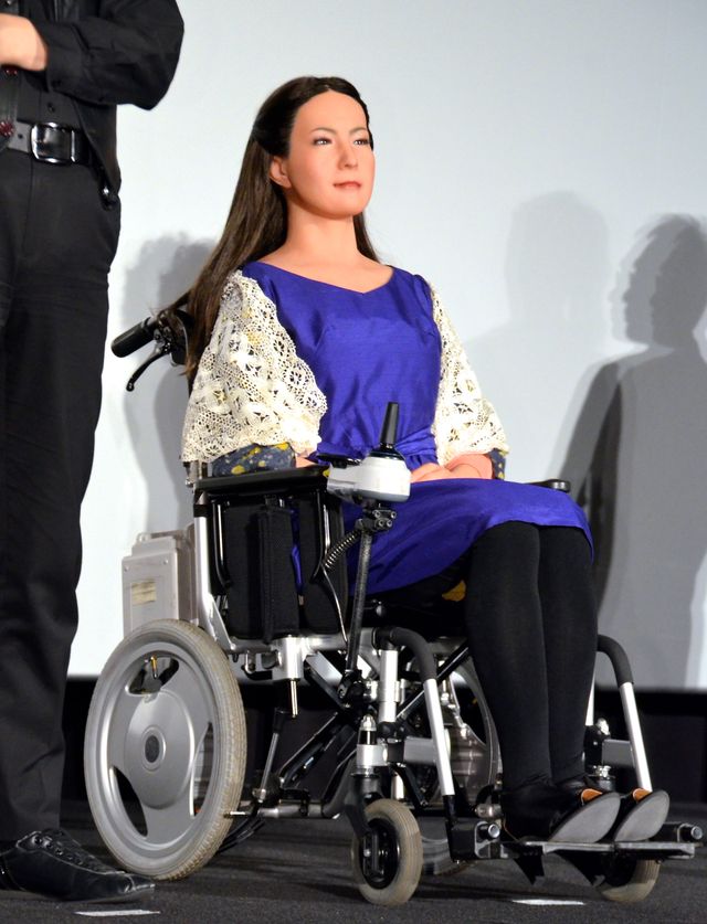 アンドロイド、「世界初」の最優秀女優賞に向けて自らアピール！フォトギャラリー（4枚目）